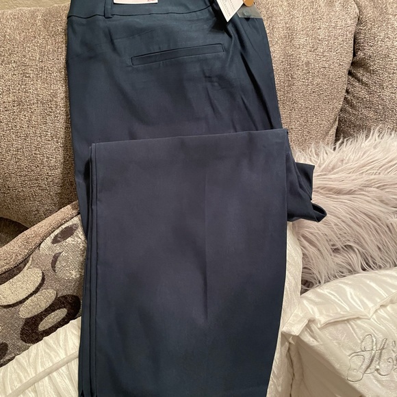 Green Gambit - Picture 2 of 2